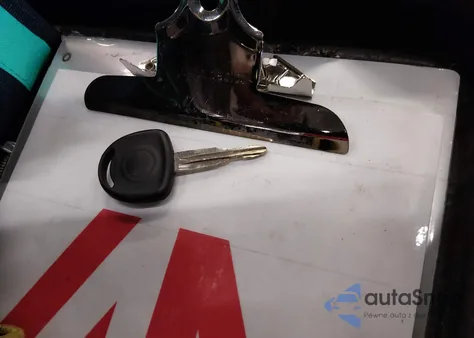 2004 Mitsubishi Outlander Xls z USA, uszkodzony, nr VIN JA4LZ41F64U003085